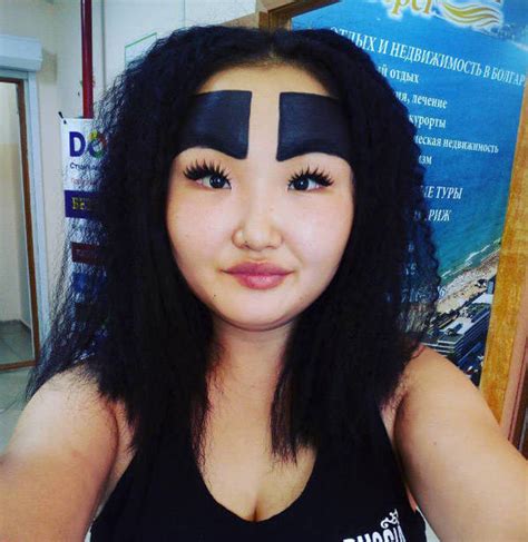 fake eyebrows are stupid